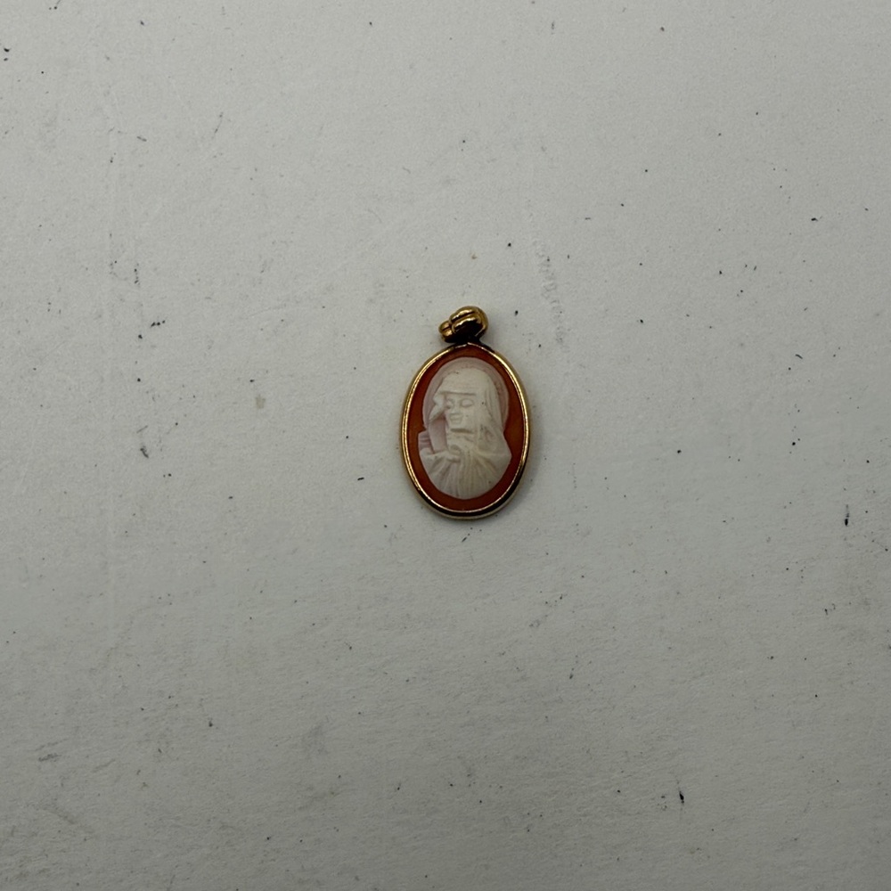 Vintage Virgin Mary Madonna Cameo Pendant Pink White Jewelry Mini - Picture 3 of 8